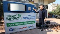 Minik eller fidanları deprem anısına dikti